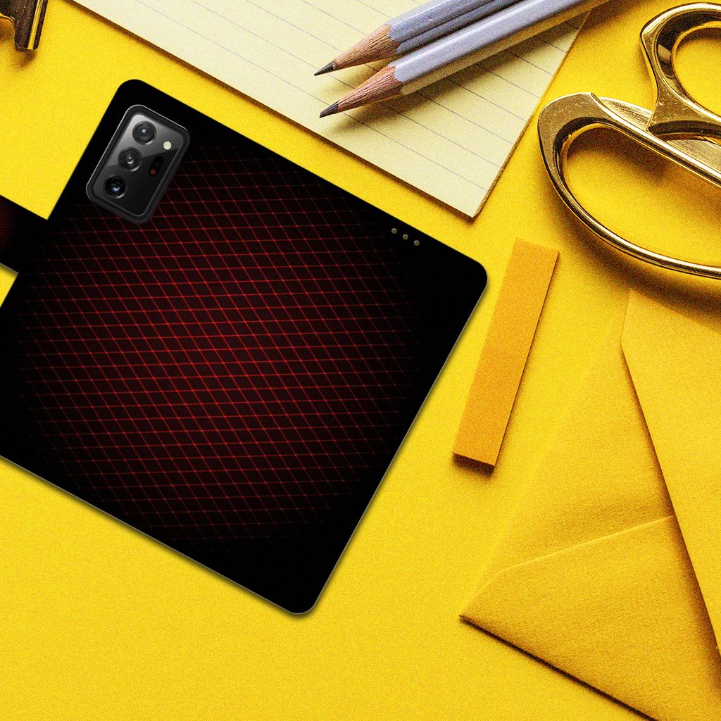 Samsung Galaxy Note20 Ultra Telefoon Hoesje Geruit Rood op een gele achtergrond met kantoorbenodigdheden.