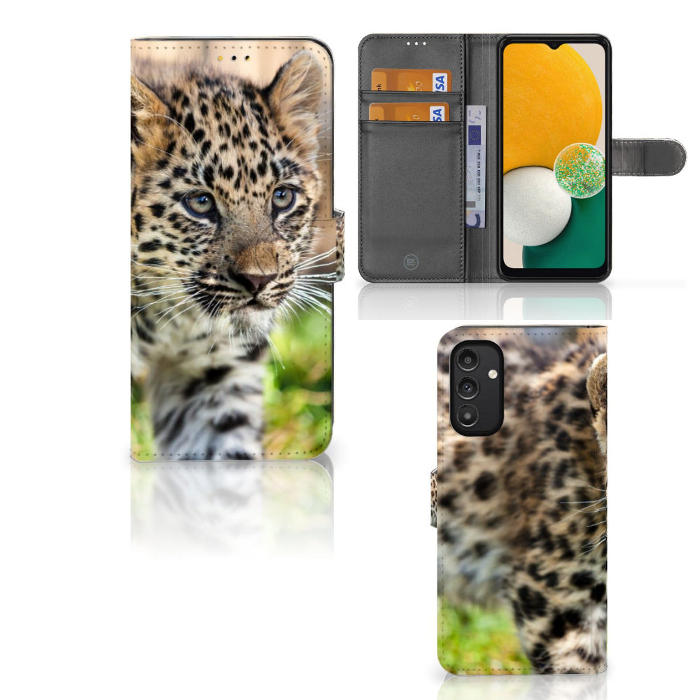 Samsung Galaxy A14 5G Telefoonhoesje met Pasjes Baby Luipaard - schattig luipaardwelpje op hoesje
