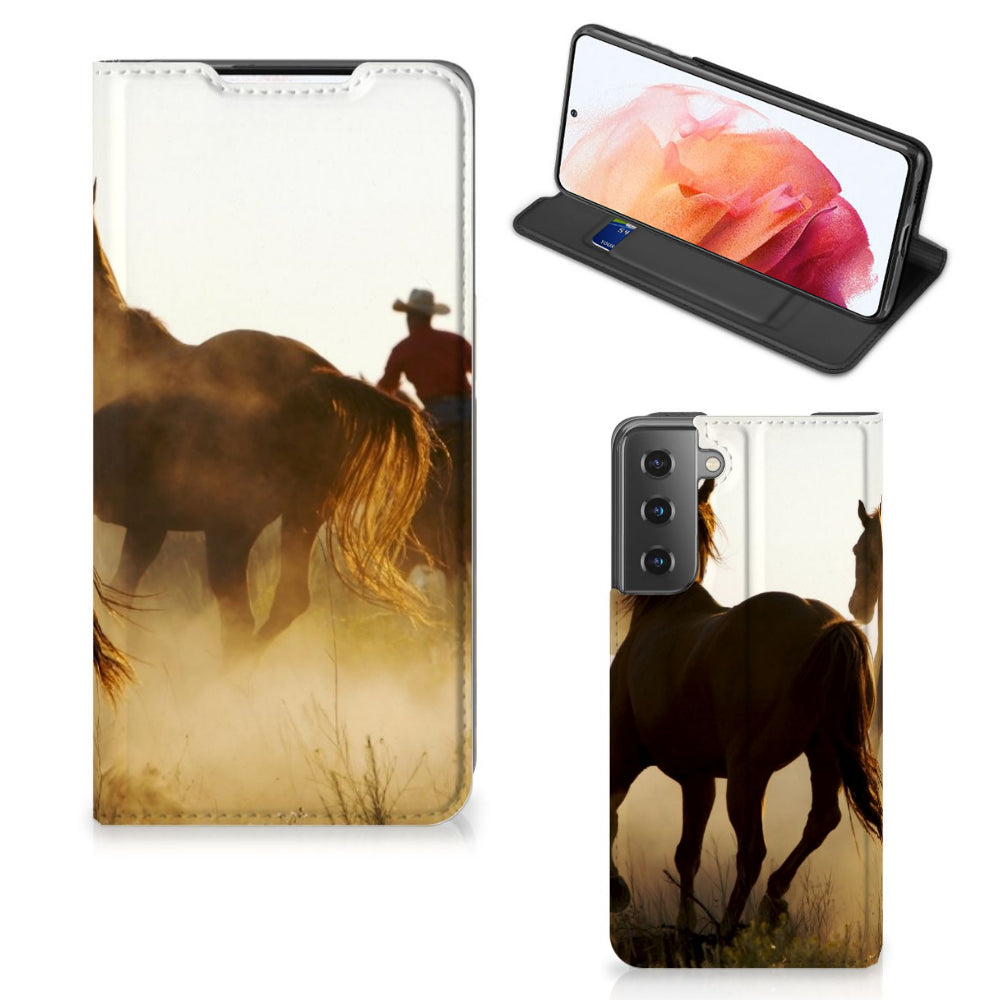 Samsung Galaxy S21 Hoesje maken Design Cowboy met paarden in een sfeervolle omgeving
