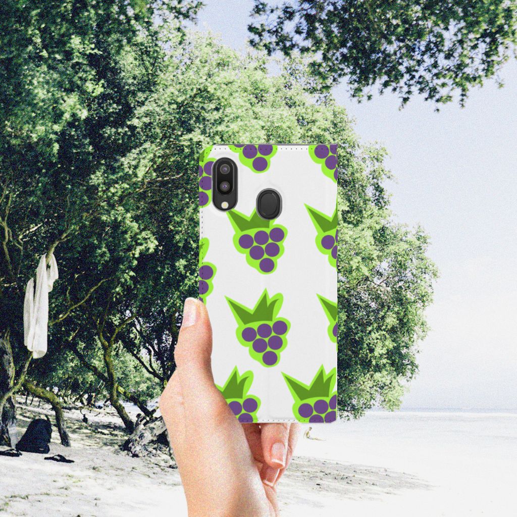 Samsung Galaxy M20 Flip Style Cover Druiven