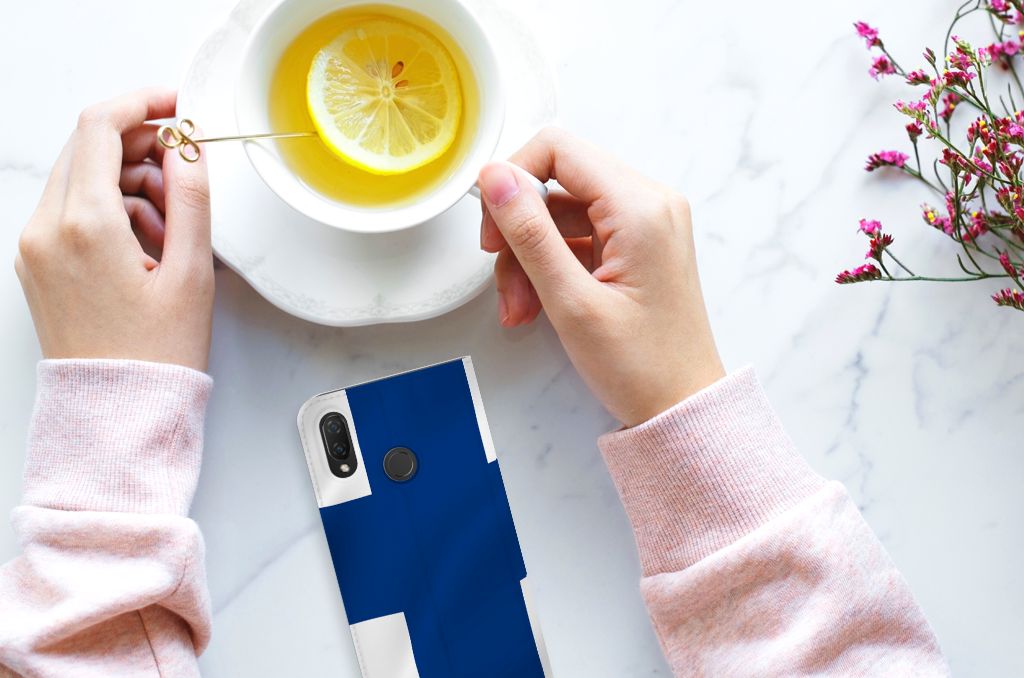 Huawei P Smart Plus Standcase Finland