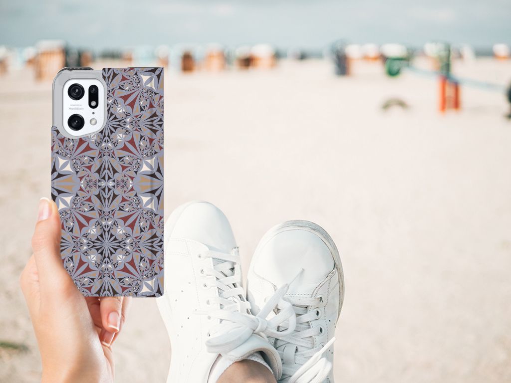 OPPO Find X5 Pro Standcase Flower Tiles - B2C Telecom