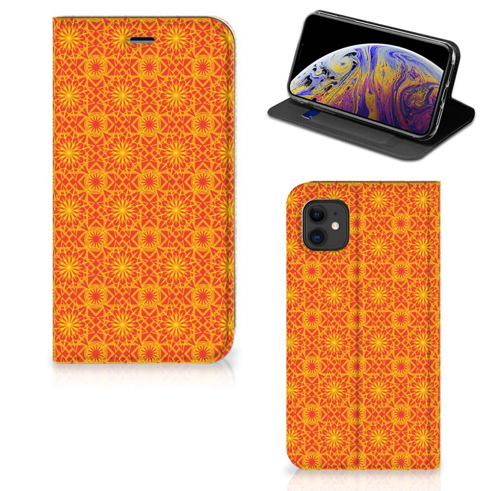 Apple iPhone 11 Hoesje met Magneet Batik Oranje