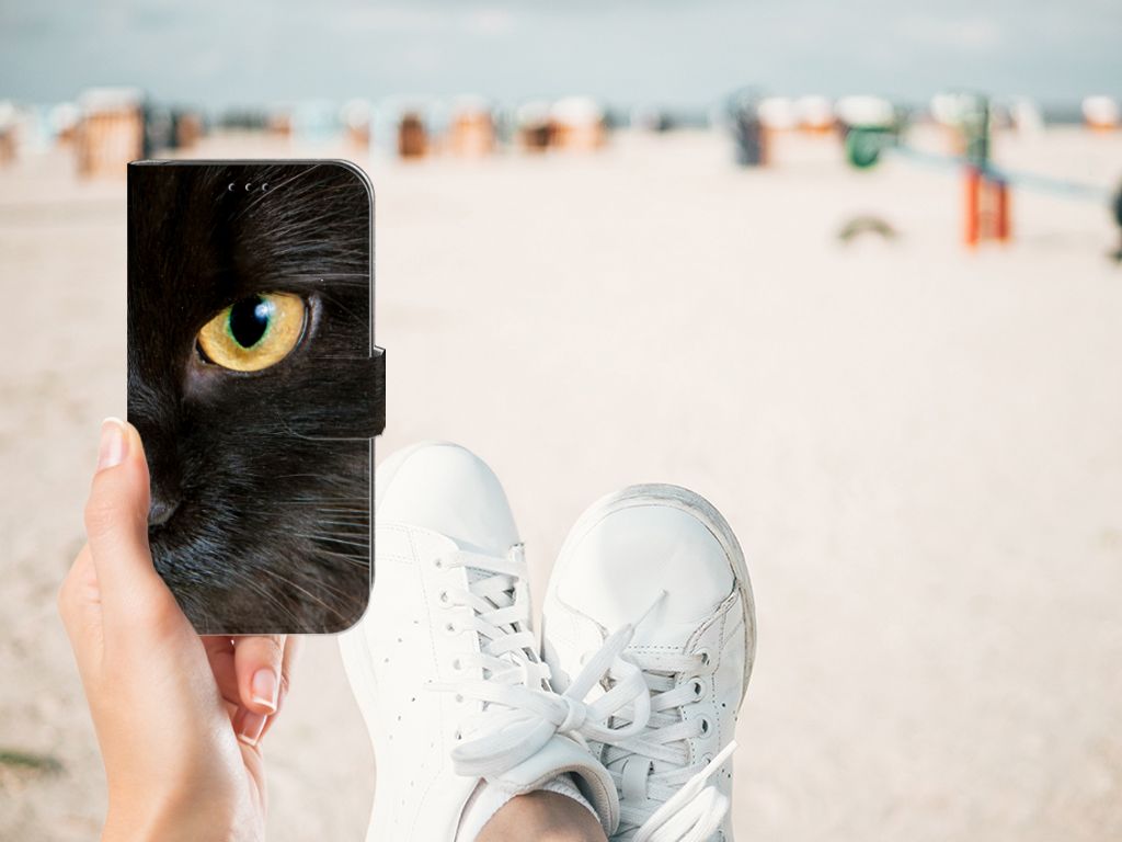Apple iPhone 11 Telefoonhoesje met Pasjes Zwarte Kat
