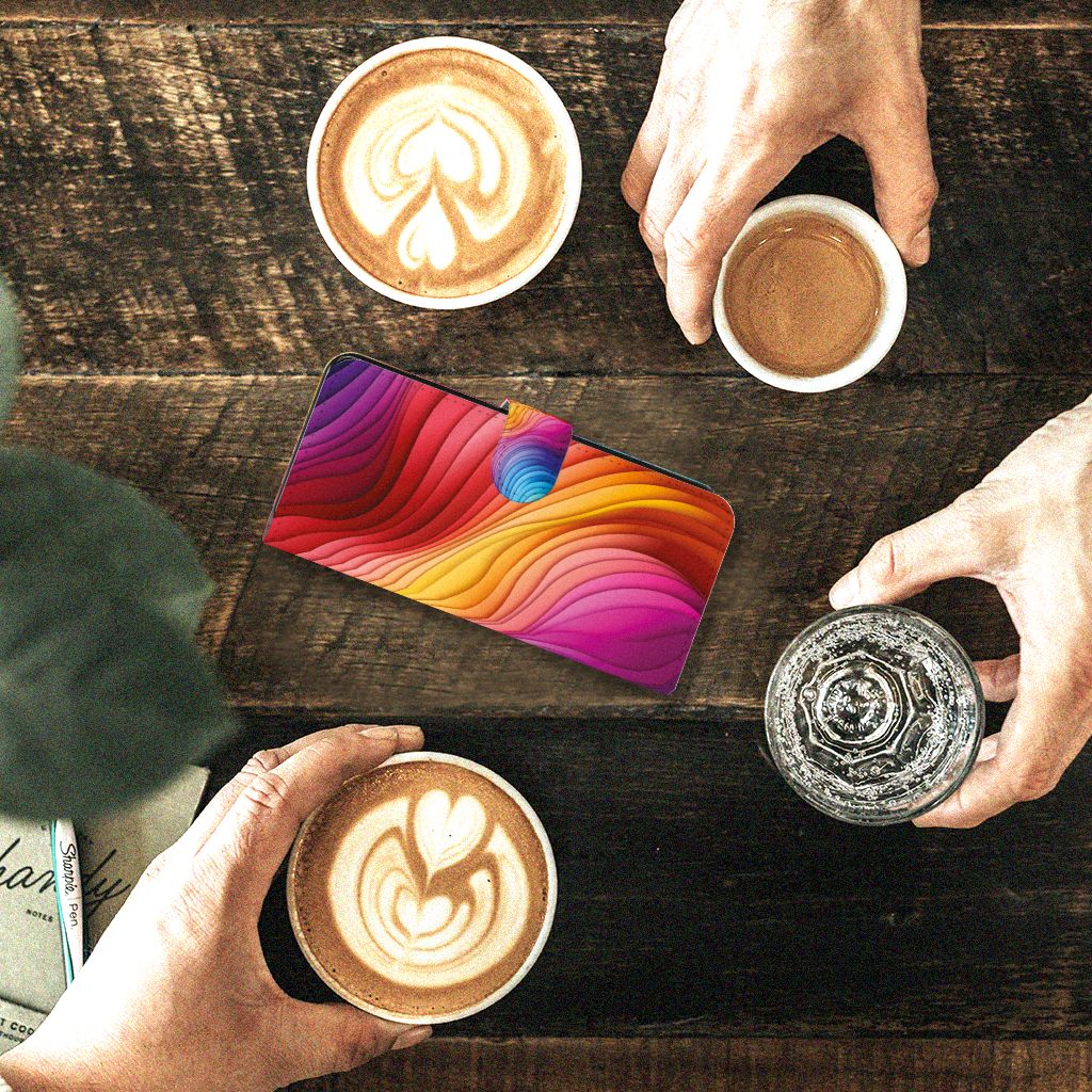 OPPO Reno8 Book Case Regenboog design bovenaanzicht met koffiekoppen