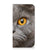 Hoesje maken iPhone 15 Pro Max Britse Korthaar met een close-up van een grijskleurige kat en zijn opvallende gele oog.