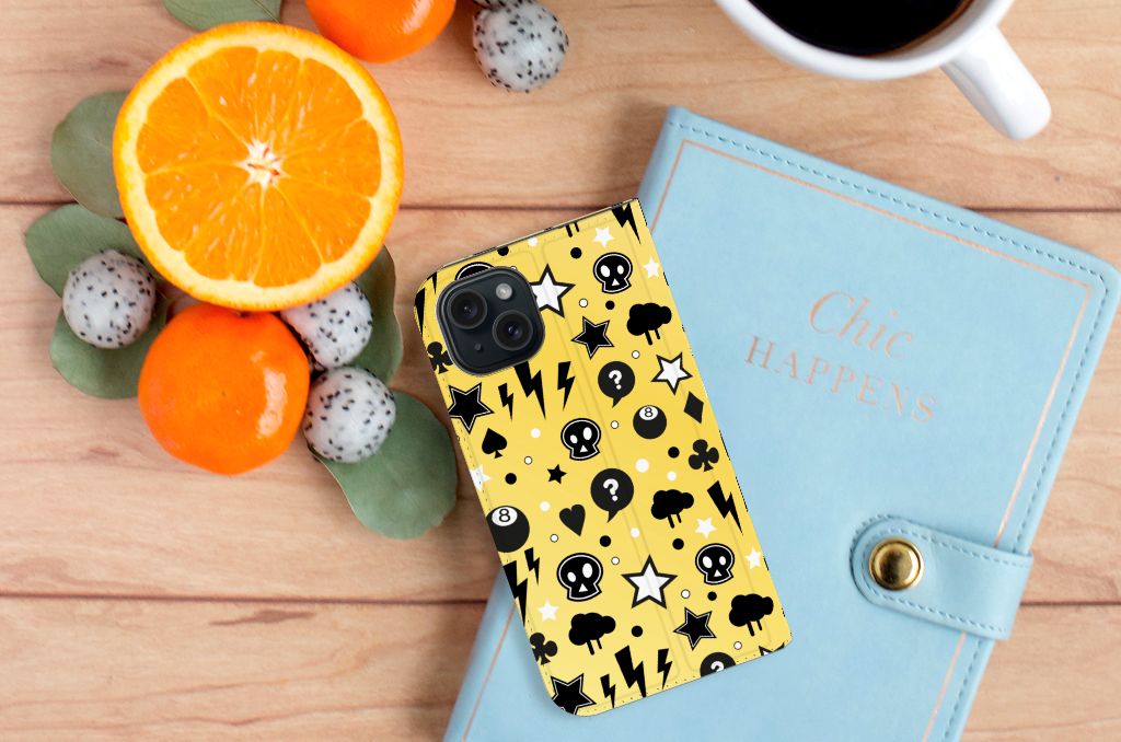 B2C Telecom Mobiel BookCase iPhone 15 Punk Geel bovenaanzicht telefoonhoesje met zwart design