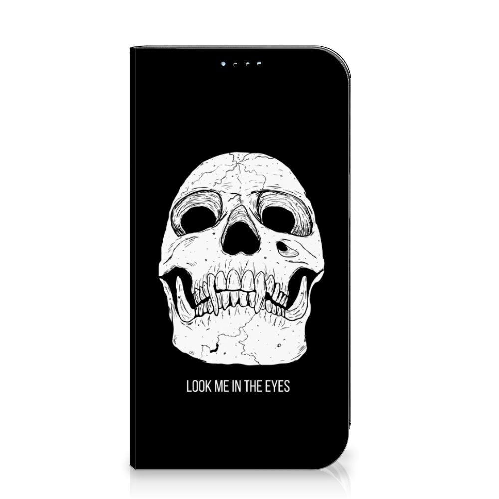 Mobiel BookCase iPhone 15 Skull Eyes met opvallend skull design en tekst "LOOK ME IN THE EYES".