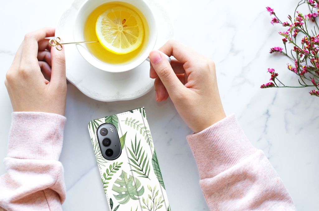 Motorola Edge 30 Pro Smart Cover Leaves design Leaves aanzicht