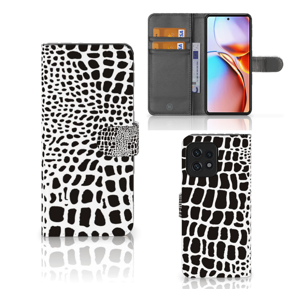 Motorola Edge 40 Pro Telefoonhoesje met Pasjes Slangenprint in zwart-wit met magnetische sluiting
