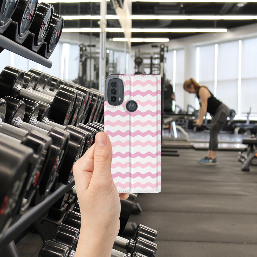 Motorola Moto E20 Hoesje met Magneet Waves Roze design waves aanzicht