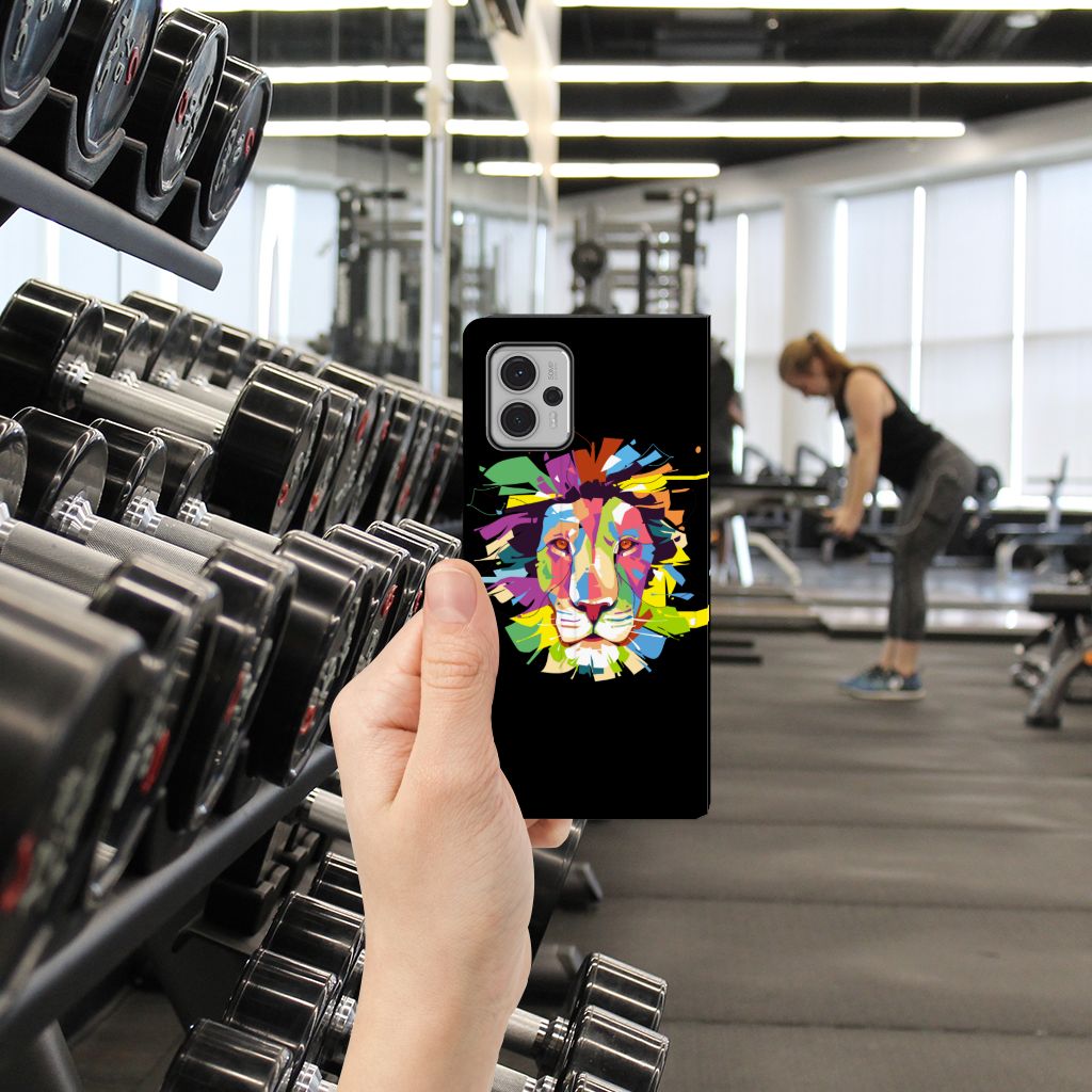 Motorola Moto G13 | G23 Magnet Case Lion Color telefoonhoesje hand met kleurrijke leeuw ontwerp gym