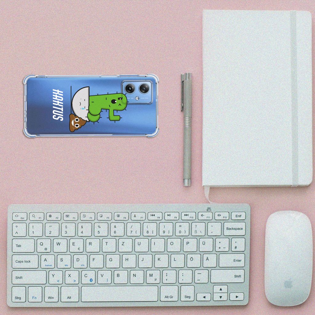 Motorola Moto G54 Stevig Bumper Hoesje Cactus Poo met toetsenbord en notitieboekje op een roze achtergrond