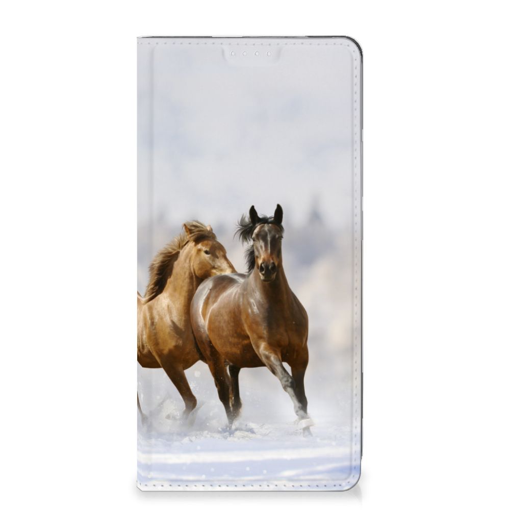 OPPO Reno10 | 10 Pro Hoesje maken Paarden met afbeelding van rijdende paarden in sneeuw.