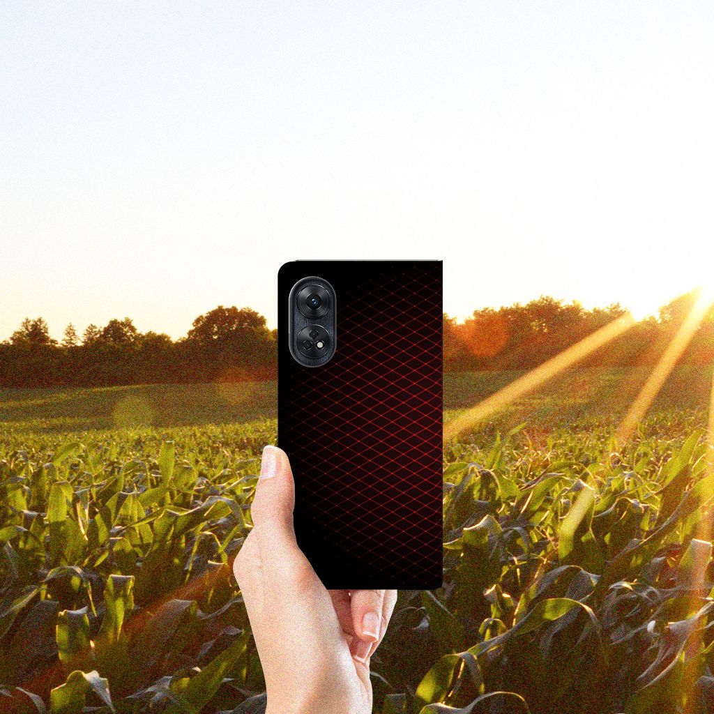 OPPO Reno8 T 4G Hoesje met Magneet Geruit Rood in hand met zonnige achtergrond, perfect cadeau voor bescherming en duurzaamheid.