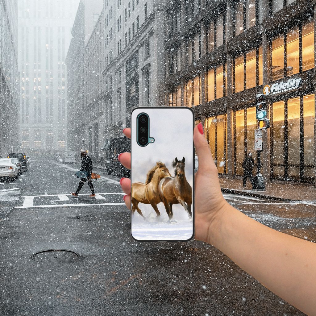 OnePlus Nord CE 5G Dierenprint Telefoonhoesje Paarden paardenprint hand straat