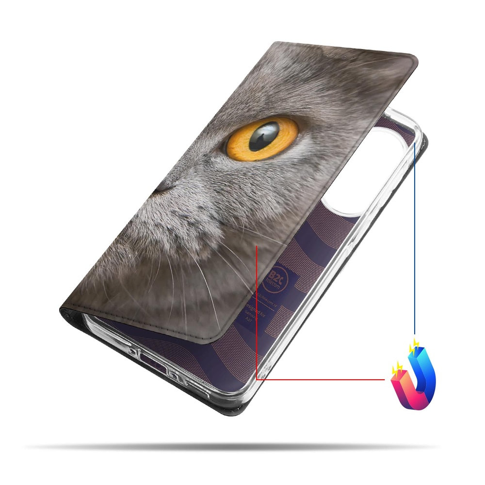 Samsung Galaxy A37 Telefoonhoesje Britse Korthaar grijze kat met gele ogen zijaanzicht.