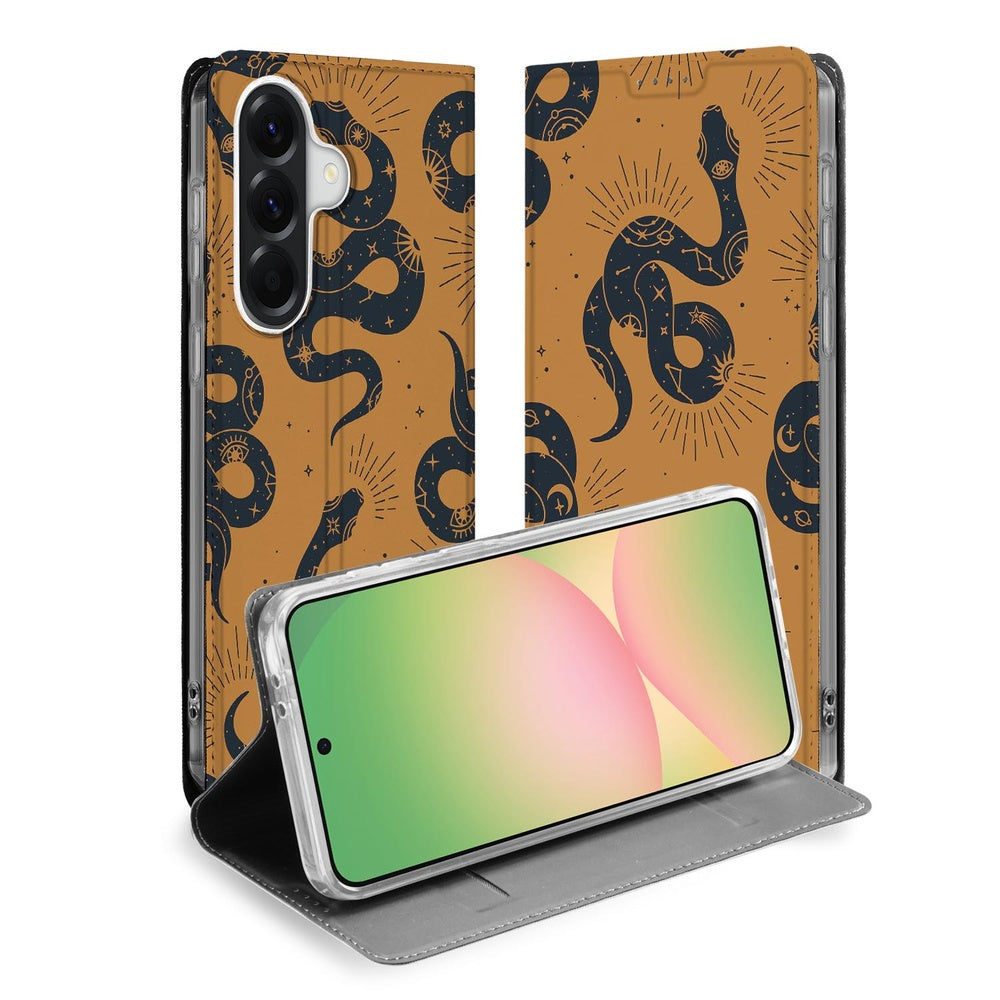 Samsung Galaxy A57 Book Wallet Case Snakes vooraanzicht met bruin en zwart slangdesign.