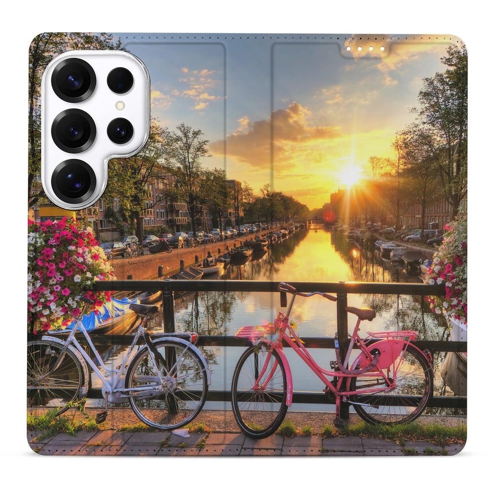 Samsung Galaxy S26 Ultra Telefoonhoesje Amsterdamse Grachten Zijaanzicht met fietsen en grachten in zonsondergang.