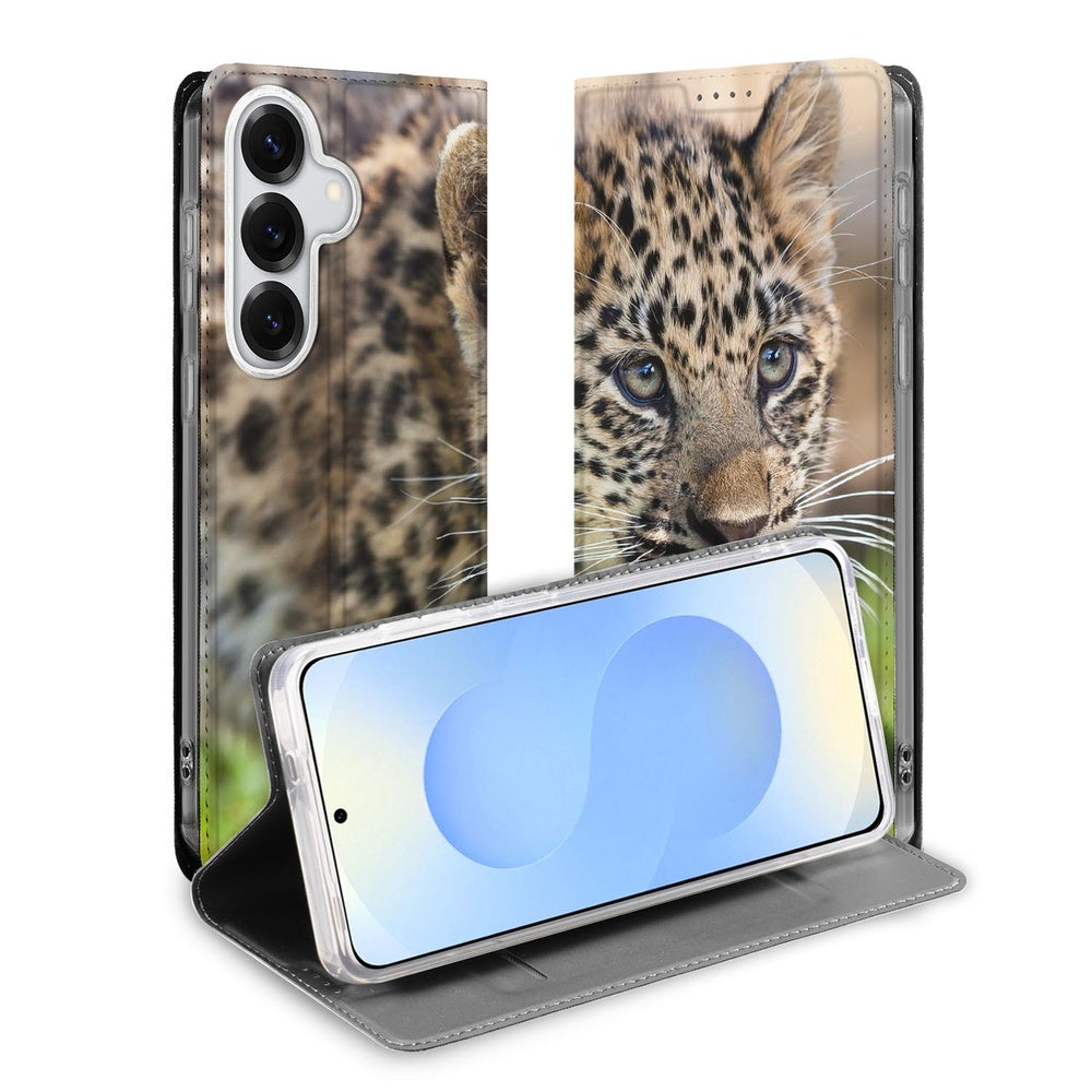 Samsung Galaxy S26 Smart Cover Hoesje Baby Luipaard voorkant detail.