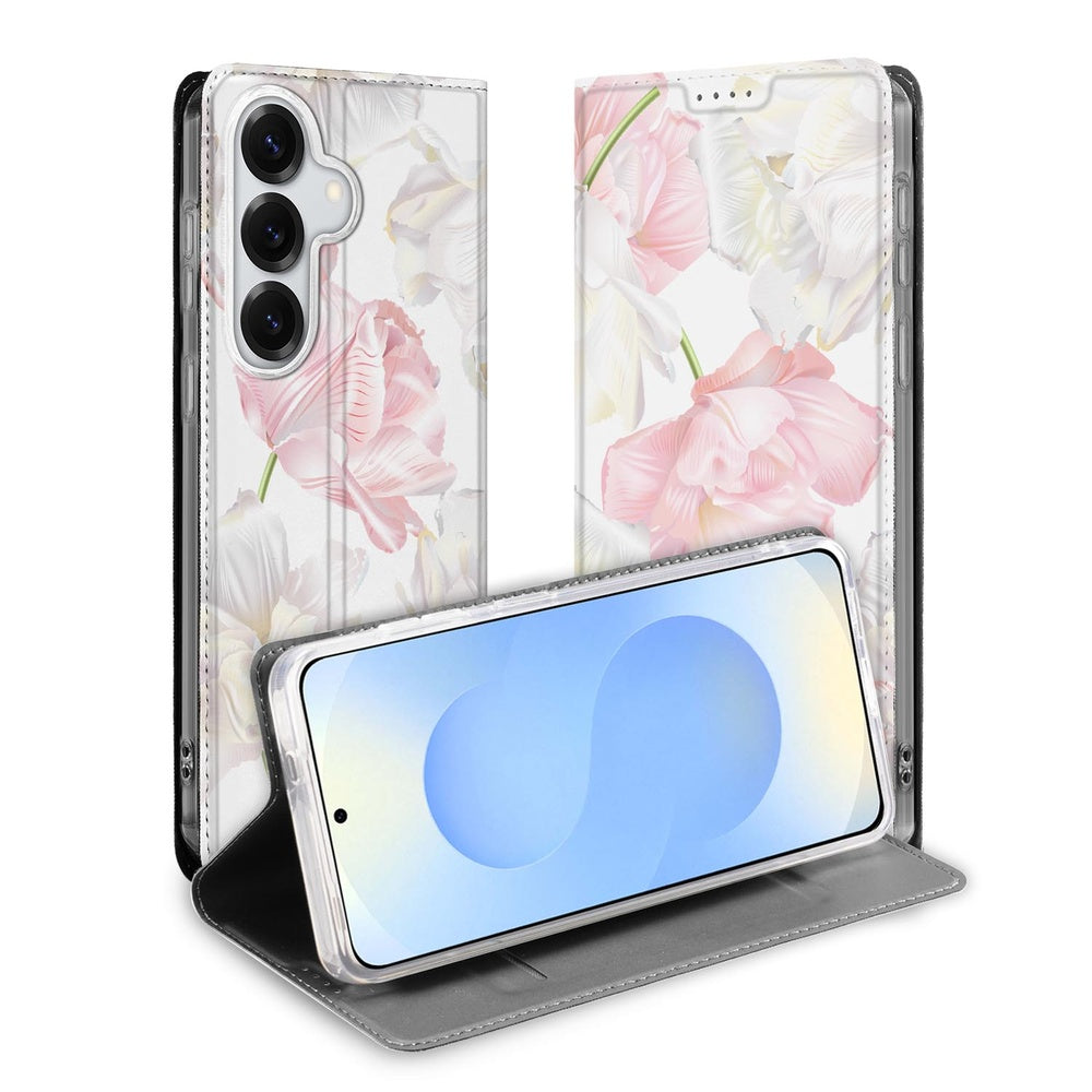 Samsung Galaxy S26 Book Case Lovely Flowers Vooraanzicht Met roze en witte bloemen op een transparante hoes.