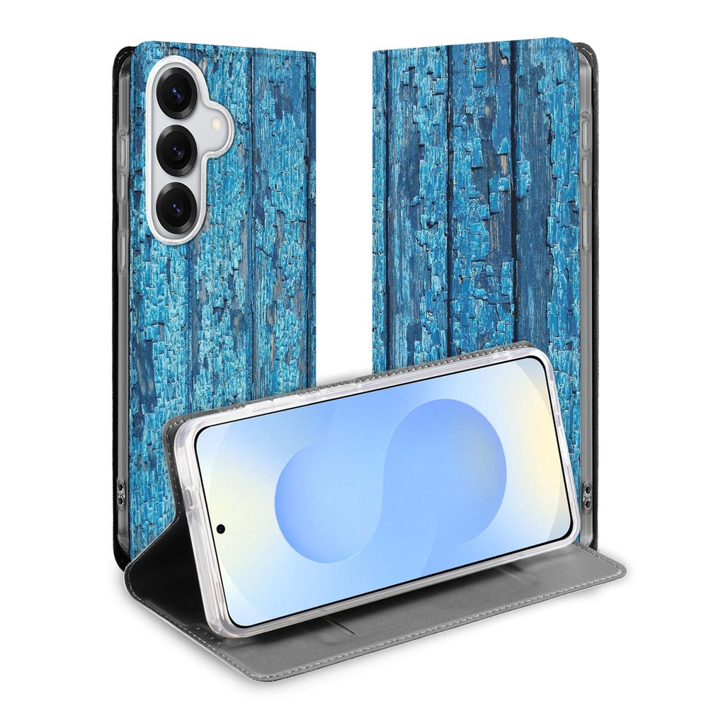 Samsung Galaxy S26 Flip Style Cover Wood Blue flipcover afgebladderd blauw hout vooraanzicht.