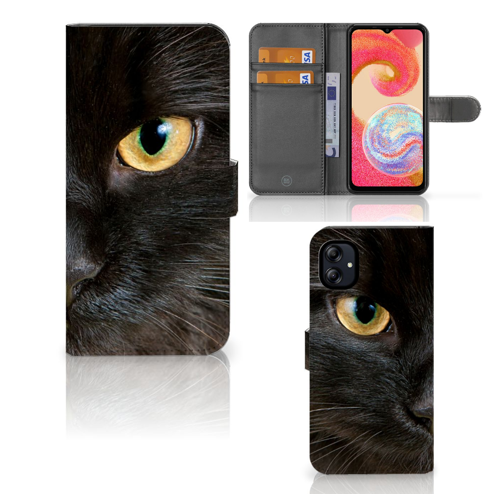 Samsung Galaxy A04e Telefoonhoesje met Pasjes Zwarte Kat met opaalkleurige ogen en stijlvolle design.