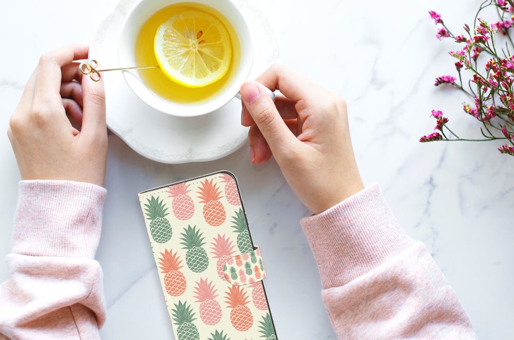 Samsung Galaxy A05s Book Cover Ananas telefoonhoesje ananas design bovenaanzicht