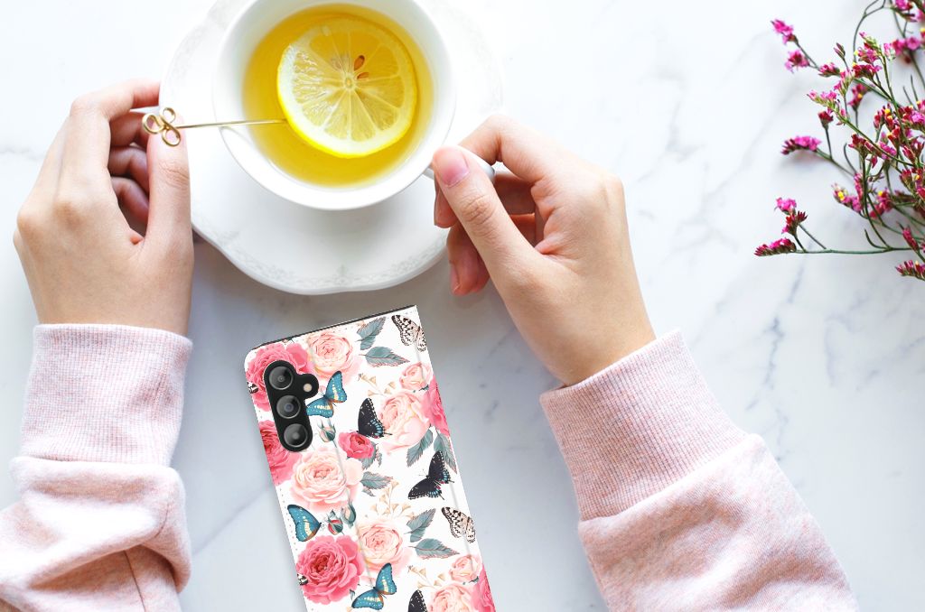 Samsung Galaxy A14 4G Smart Cover Butterfly Roses close-up hand tea