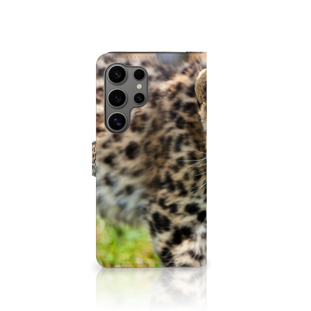 Samsung Galaxy S25 Ultra Telefoonhoesje met Pasjes Baby Luipaard design luipaard zijaanzicht