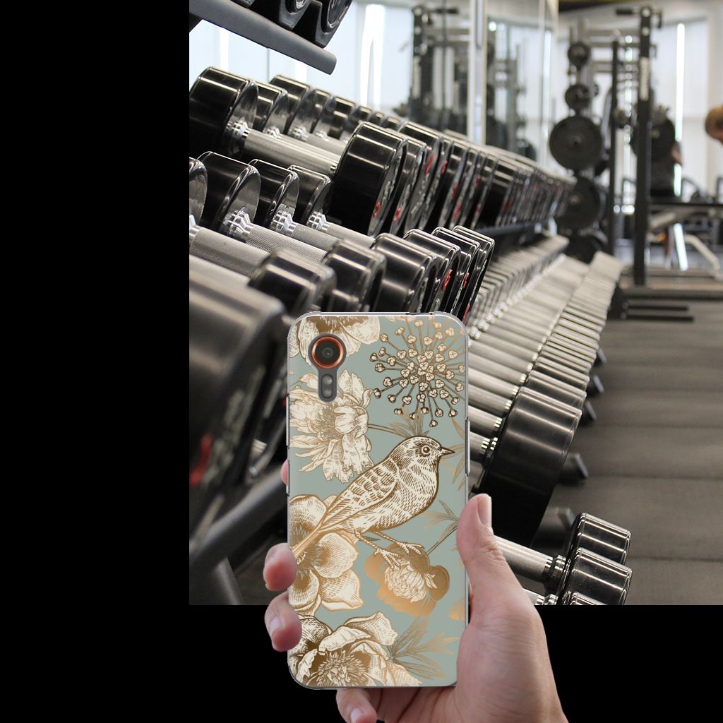 Samsung Galaxy Xcover 7 TPU Case Gouden Bloemen achterkant smartphone hand gewichten gym