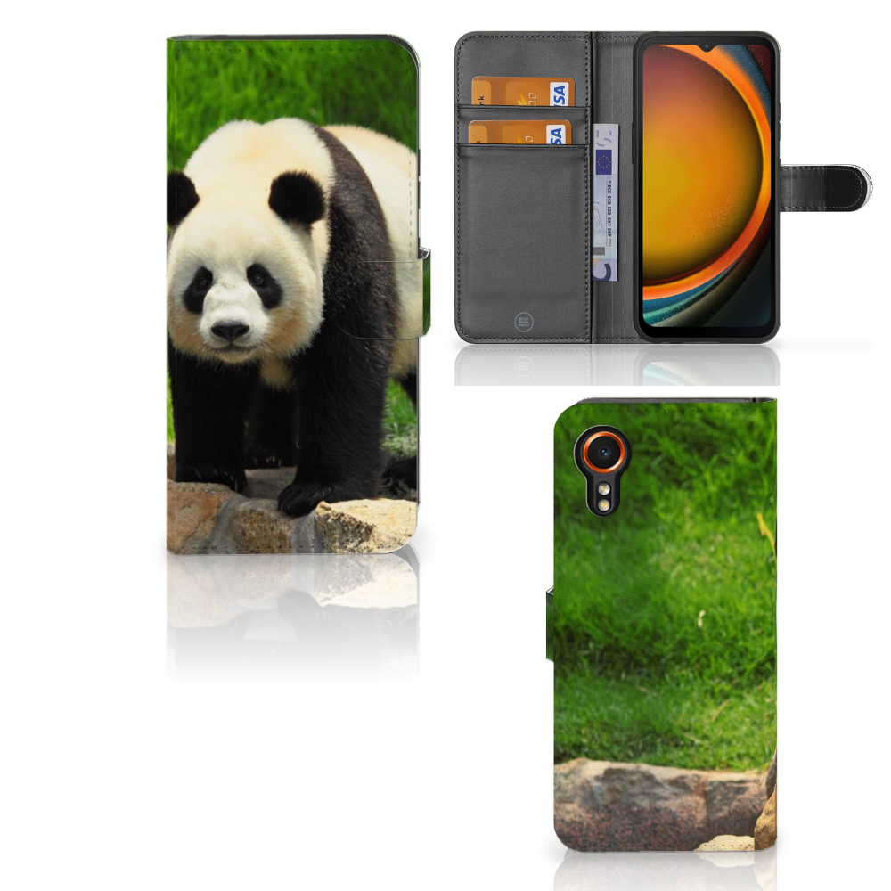 Samsung Galaxy Xcover 7 Telefoonhoesje met Pasjes Panda telefoonhoesje panda design vooraanzicht