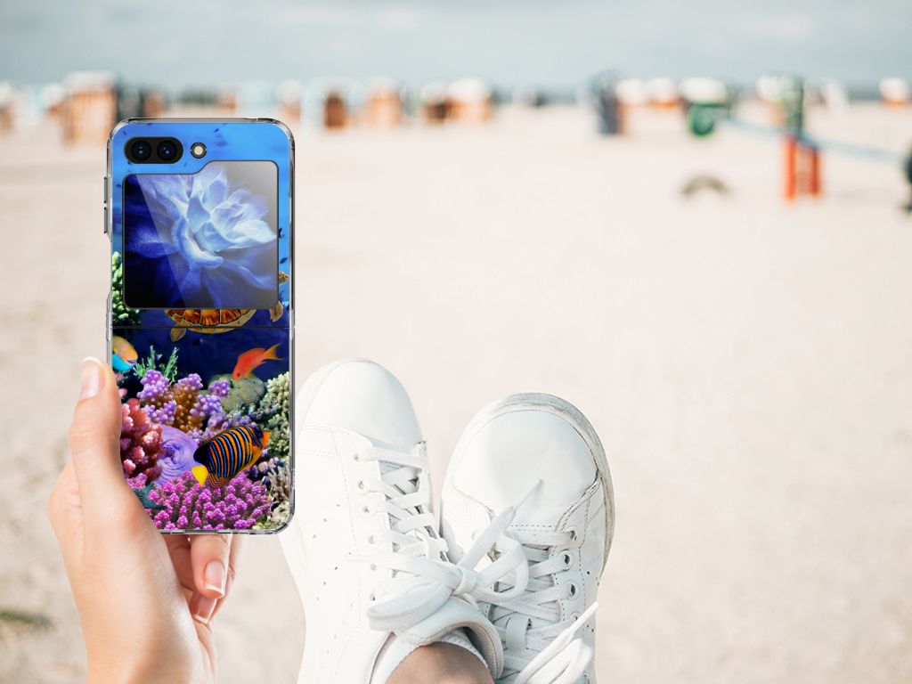 Samsung Galaxy Z Flip 5 TPU Hoesje Vissen met kleurrijke tropische vissen op een strand, ideaal als cadeau đ.