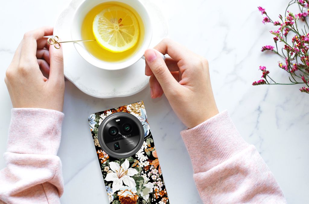 OPPO X6 Pro Smart Cover Dark Flowers hands met kopje thee