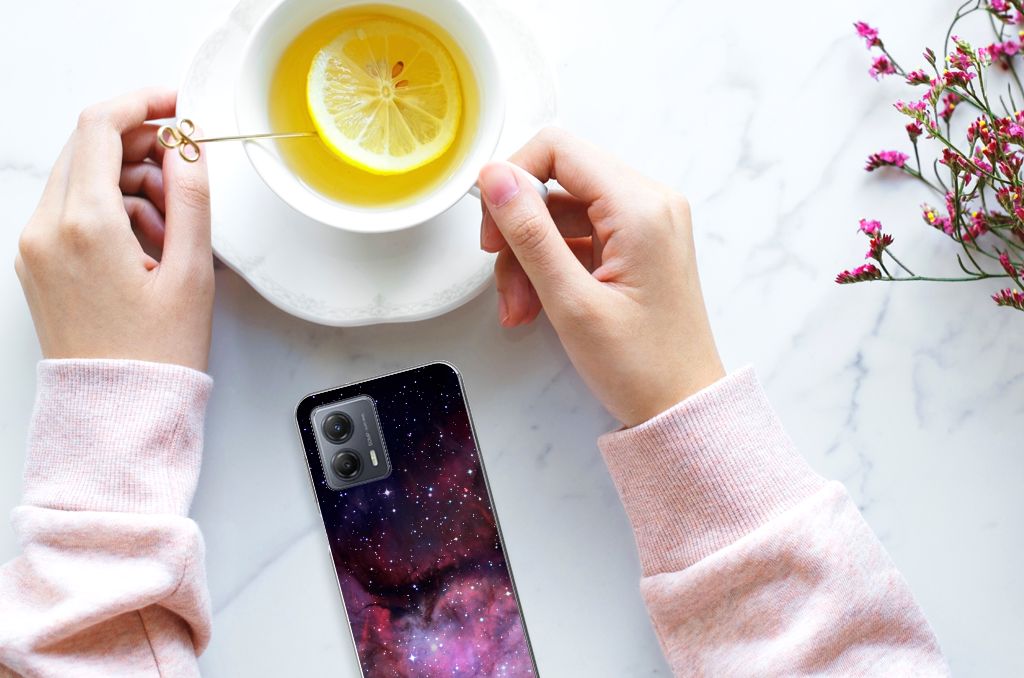 Motorola Moto G53 TPU Hoesje Galaxy ontwerp hand gezien boven