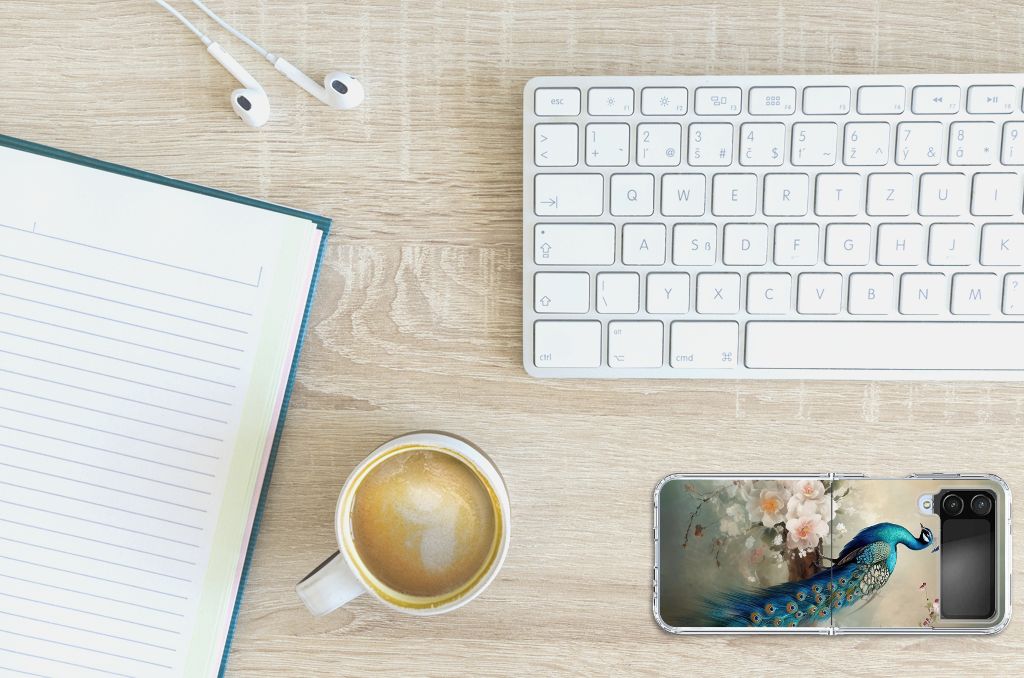 TPU Hoesje voor Samsung Galaxy Z Flip 4 Vintage Pauwen bovenaanzicht met koffie toetsenbord notitieboek