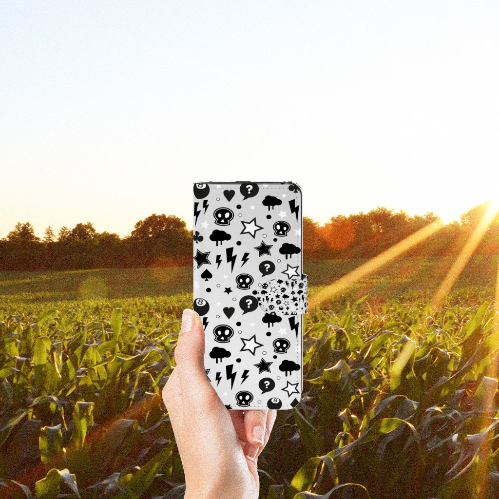 OPPO Reno8 T 4G Telefoonhoesje met Naam Silver Punk design hand met telefoon veld