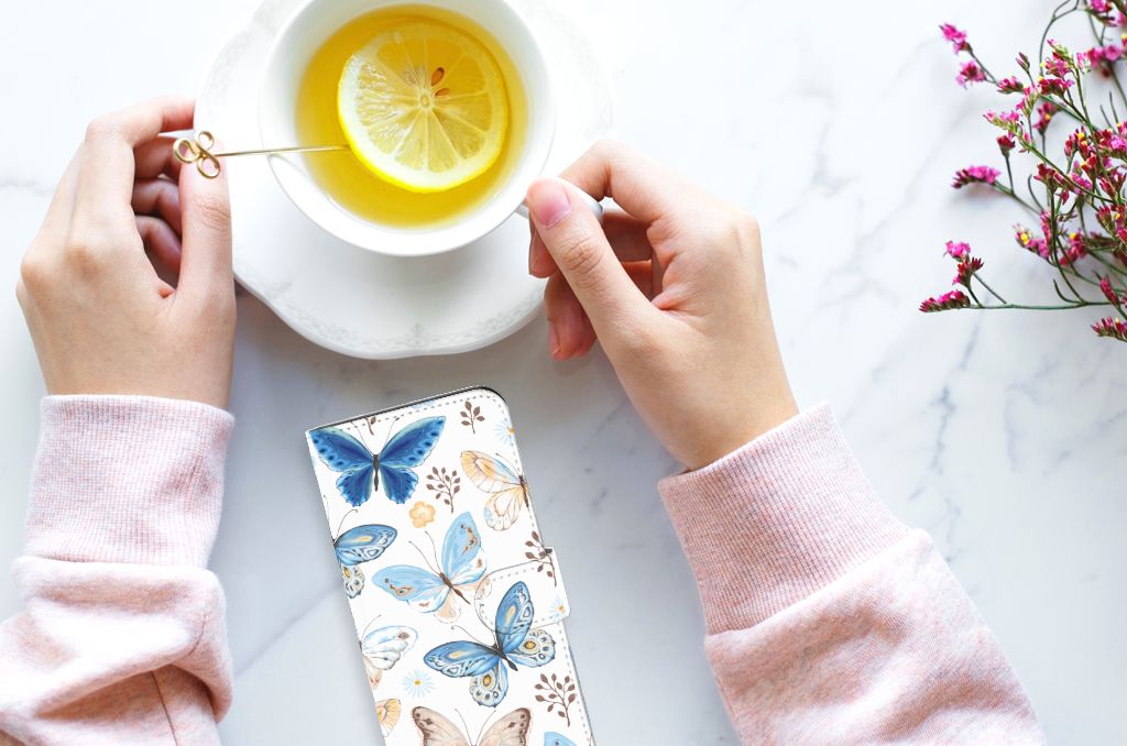 OPPO Reno10 10 Pro Telefoonhoesje met Pasjes Vlinder hand vast houdend thee