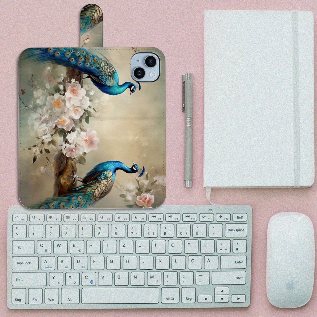 Telefoonhoesje met Pasjes voor iPhone 15 Plus Vintage Pauwen met kleurrijke pauwen en bloemen.
