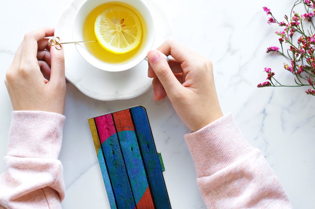 Xiaomi Redmi Note 12 4G Book Style Case Wood Heart - Cadeau voor je Vriend met kleurrijk design en gebruiksgemak.