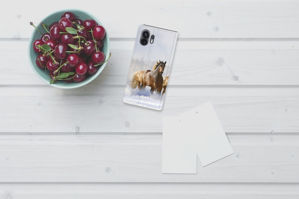 Nothing Phone (2) Hoesje maken Paarden met paardenprint en kersen op een houten tafel.