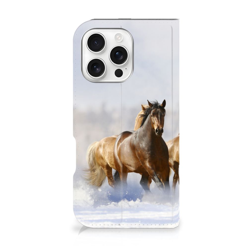 iPhone 16 Pro Hoesje maken Paarden met print van rennende paarden in de sneeuw
