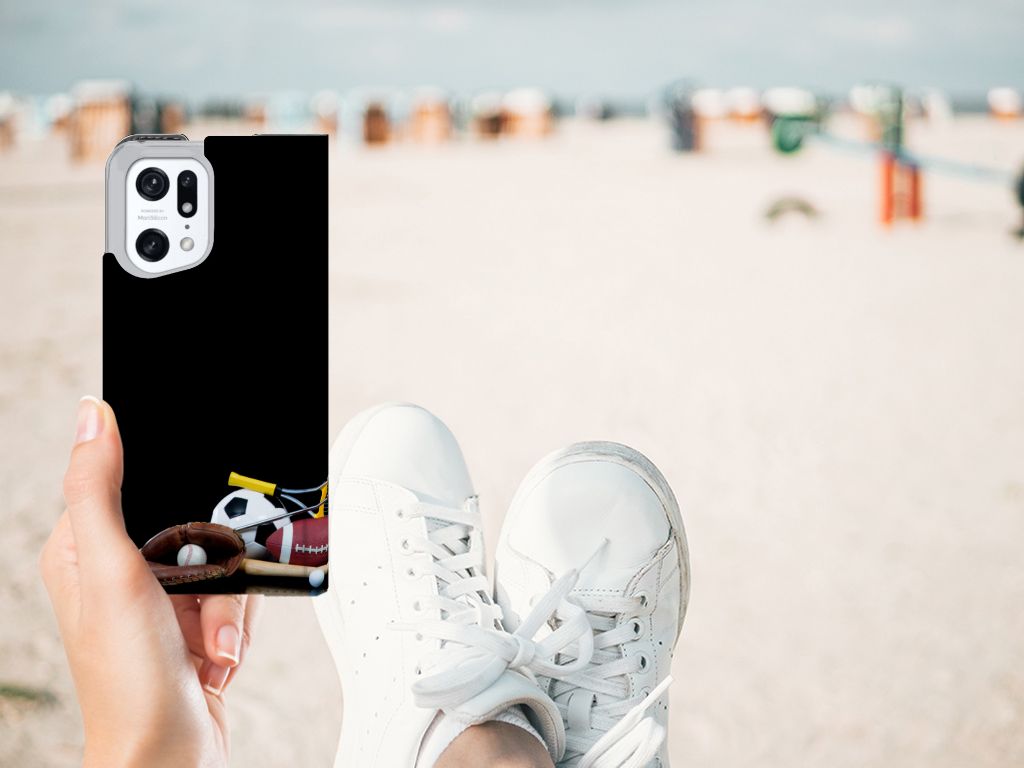 OPPO Find X5 Pro Hippe Standcase Sports with sports balls on a beach background, showcasing sporty lifestyle.