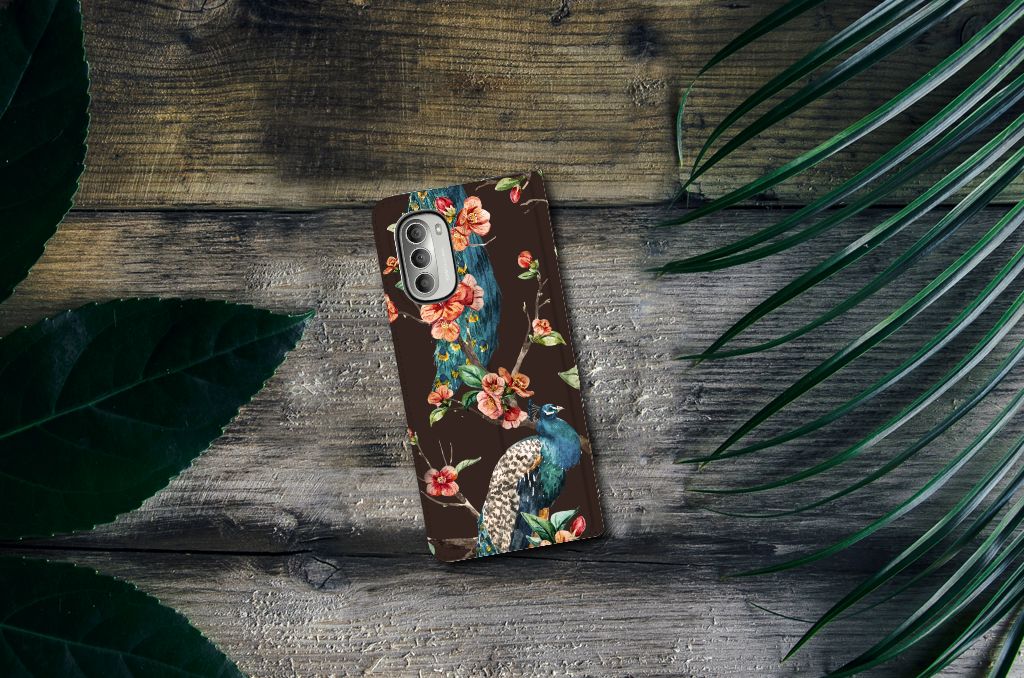 Motorola Moto G51 5G Hoesje maken Pauw met Bloemen - B2C Telecom