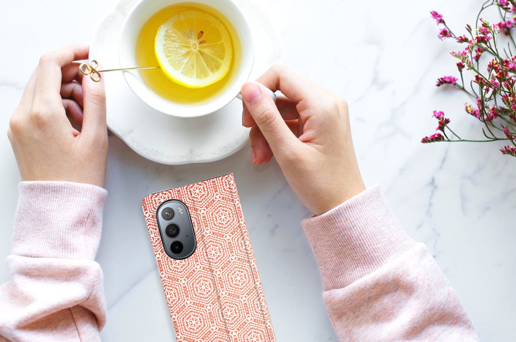 Motorola Edge 30 Pro Hoesje met Magneet Pattern Orange - B2C Telecom