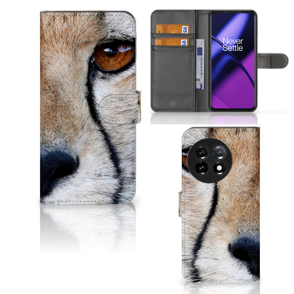 OnePlus 11 Telefoonhoesje met Pasjes Cheetah met close-up van de cheeta en ruimte voor 3 pasjes.