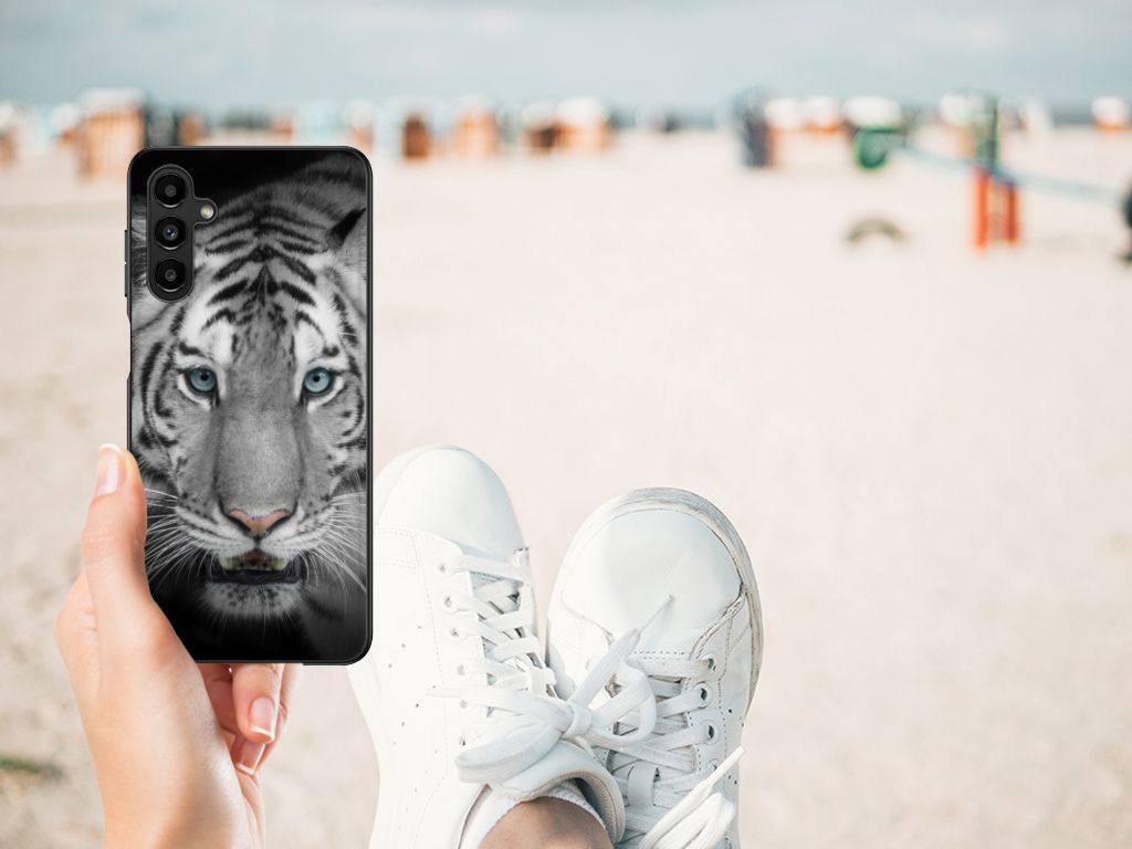 Samsung Galaxy A14 5G Dierenprint Telefoonhoesje Tijger met een tijgerontwerp op een strand.