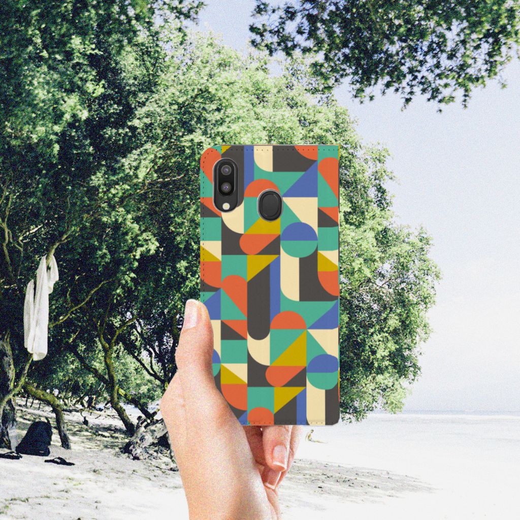 Samsung Galaxy M20 Hoesje met Magneet Funky Retro