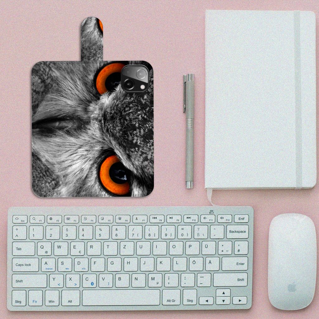 iPhone 13 Mini Telefoonhoesje met Pasjes Uil met opvallende oogdetails en magnetisch lipje, geschikt voor nachtdieren đ.