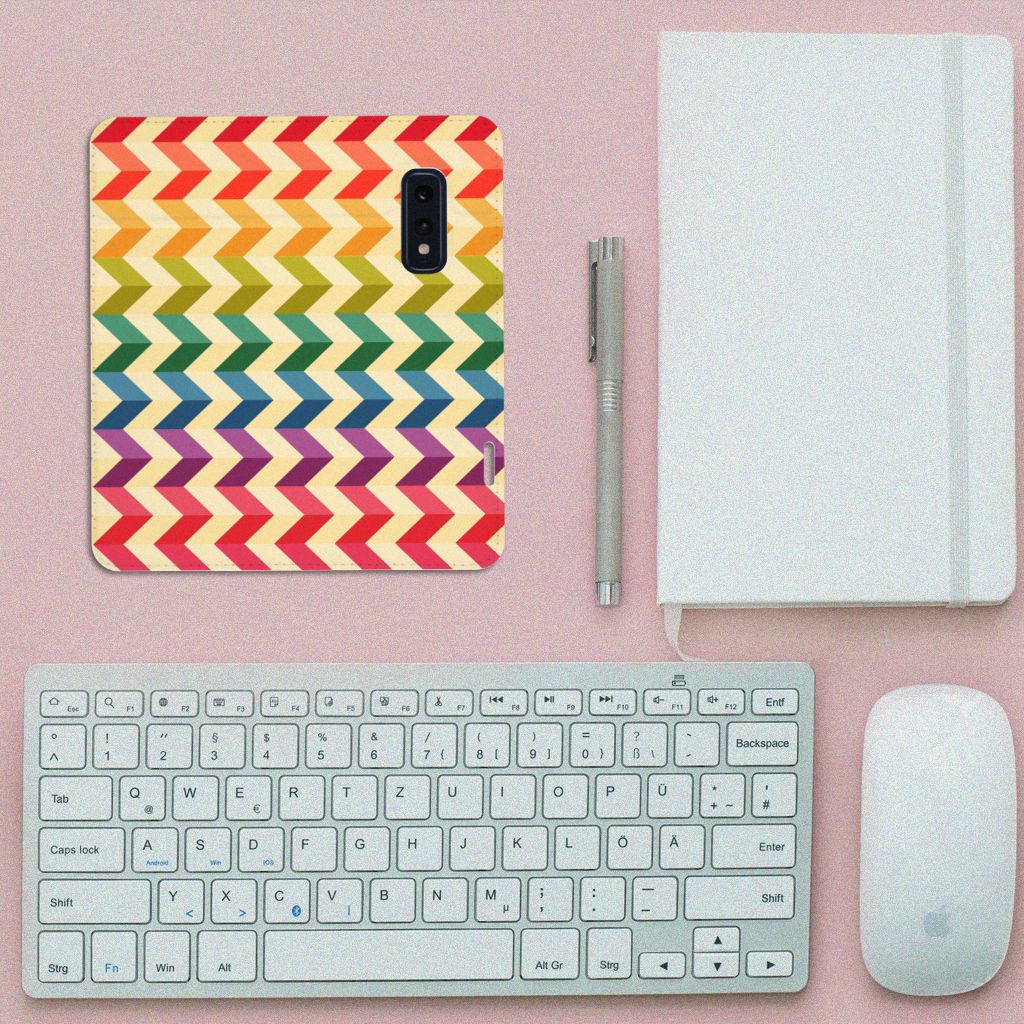 Samsung Galaxy S10e Hoesje met Magneet Zigzag Multi Color